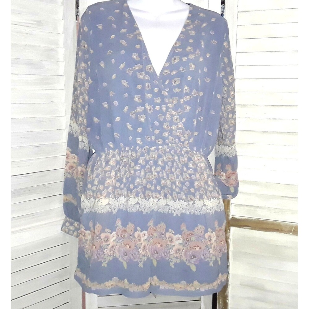 The Hanger Boho Romper Women's Size L Floral Lined V-Neck Pockets Purple
